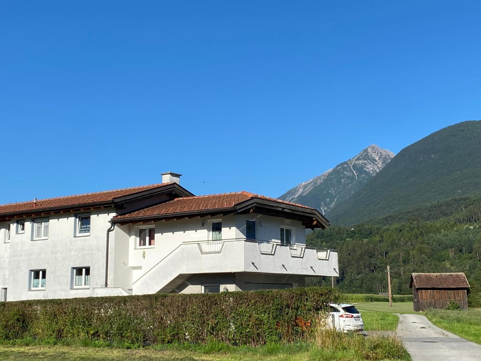 Ferienwohnung Mark-Oehmen Imst Esterno foto